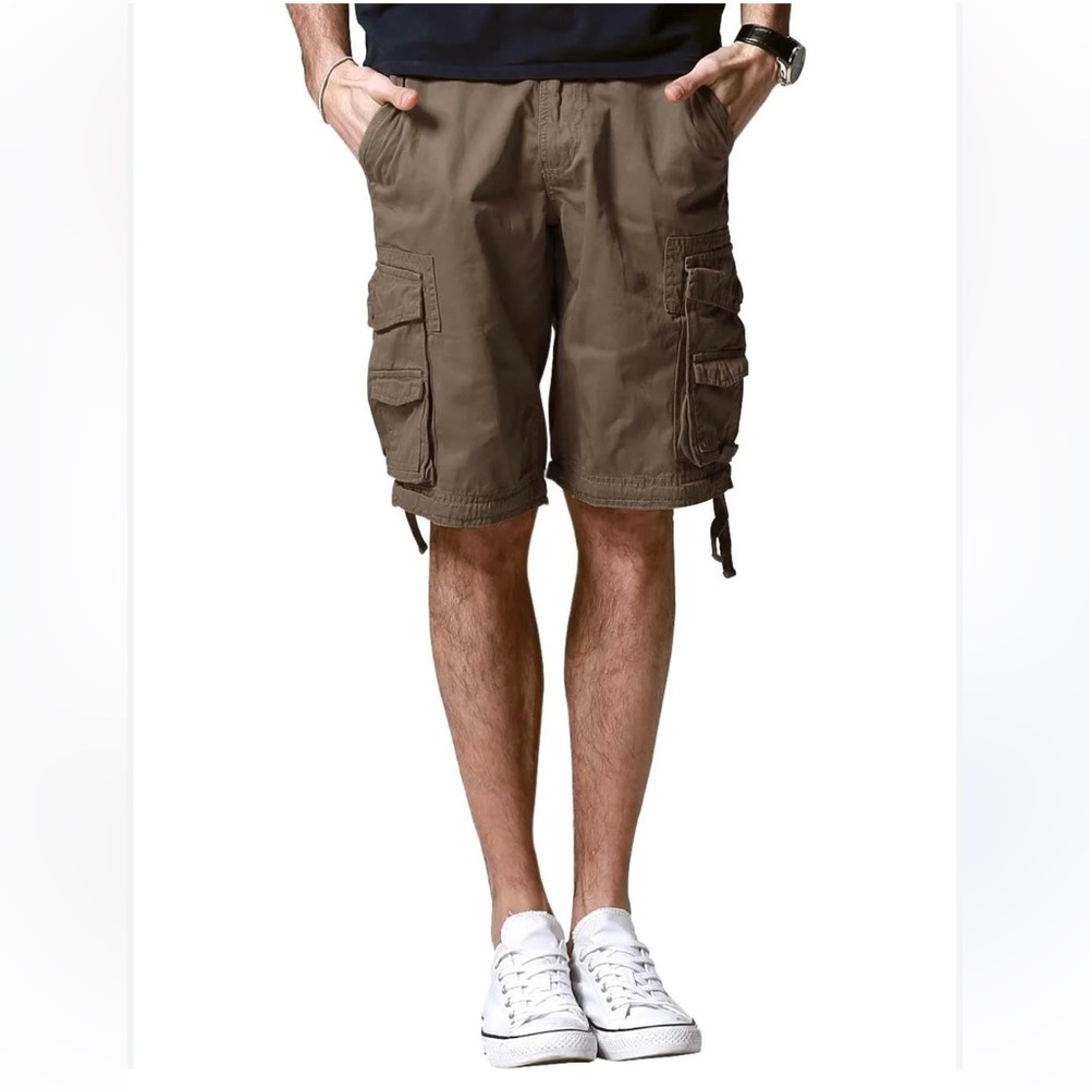 Matchstick New With Tags Men’s Loose Cargo Shorts. Size 38‎